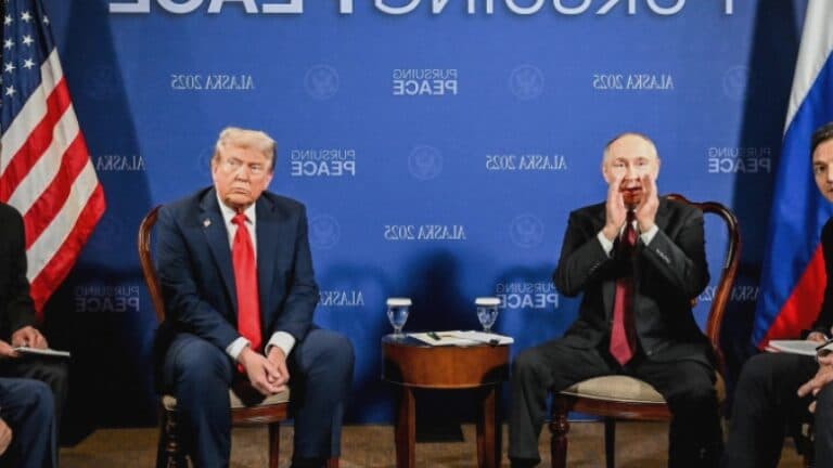 Vladimir Putin răspunde la întrebarea despre soarta civililor la începutul summitului din Alaska – reacția surprinzătoare a liderului rus