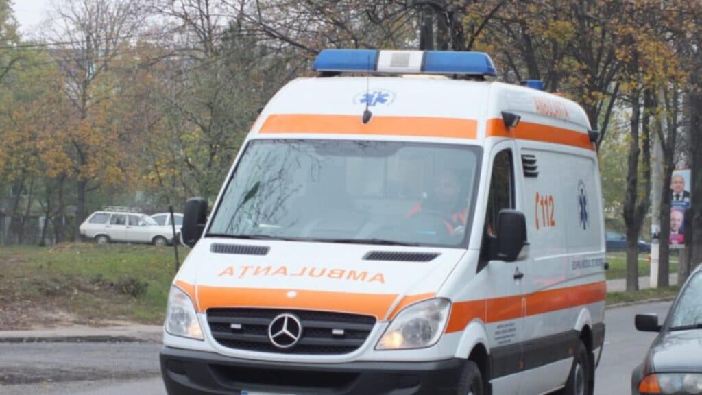Prăbușire de avion la Iași: două persoane la bord în incidentul de la Dancu