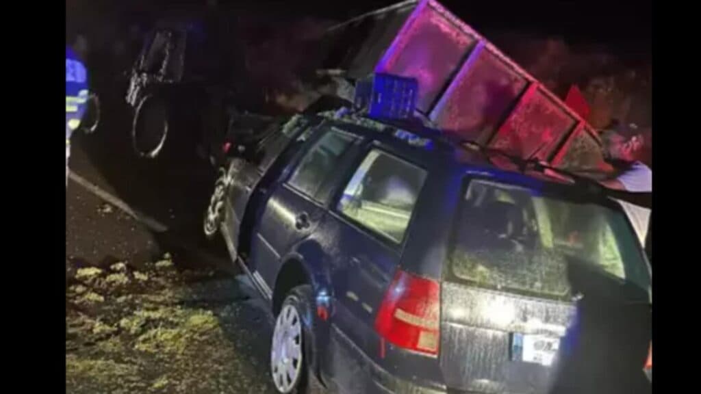 Coliziune devastatoare pe DN 3, în zona Bugeac: un decedat și doi răniți în urma impactului dintre un autoturism și un tractor