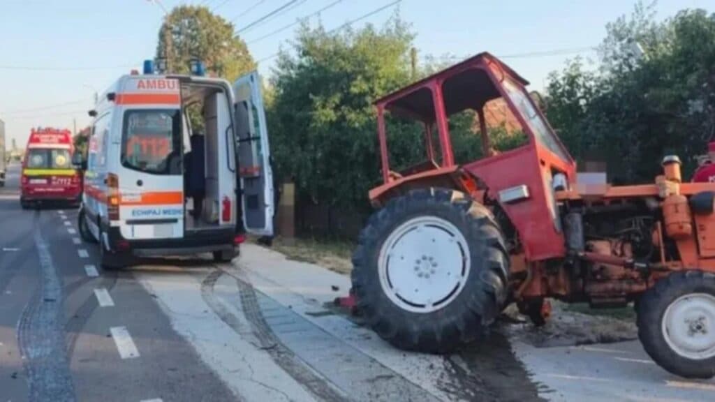 Tragedie pe câmp: un tânăr la volanul unui tractor ia viața unei femei, iar proprietarul utilajului ajunge în arest