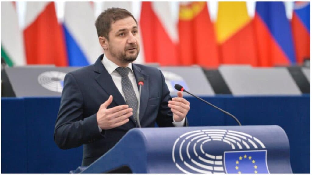Adrian Axinia (ECR/AUR): ”Să apropiem Republica Moldova de România și, astfel, de Europa.”