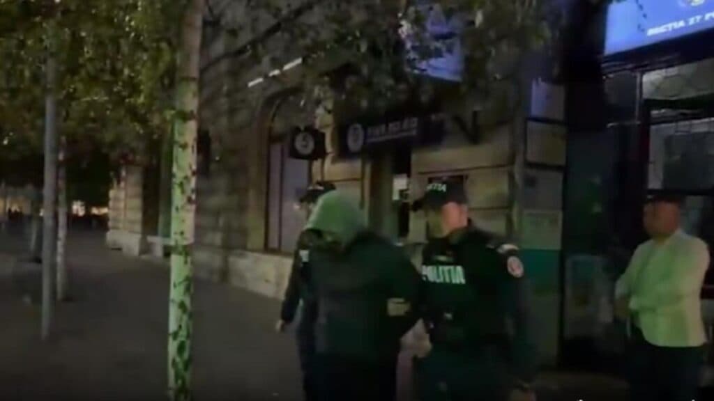 Închisoare pentru agenții de securitate care au agresat brutal mai mulți tineri