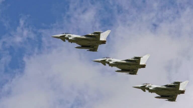 Alarmă pe litoralul Mării Negre! Drone aeriene descoperite în apropierea Sulinei, iar avioanele de luptă Eurofighter patrulează cerul