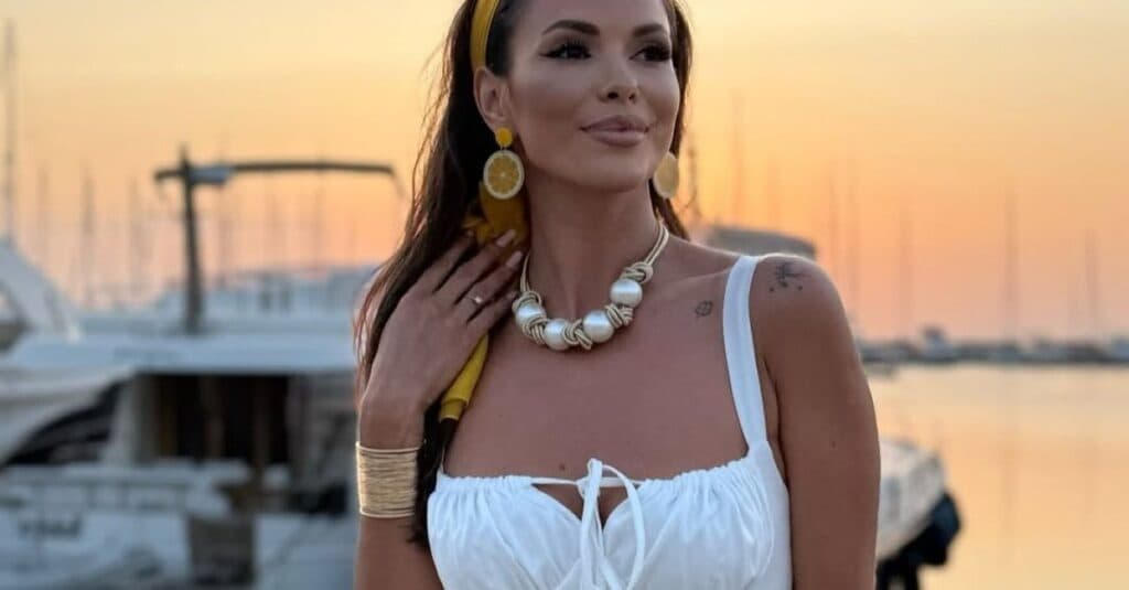 Andreea Bododel, fostă parteneră de viață a lui Tibi Bălan, strălucește la 35 de ani în costumul de baie