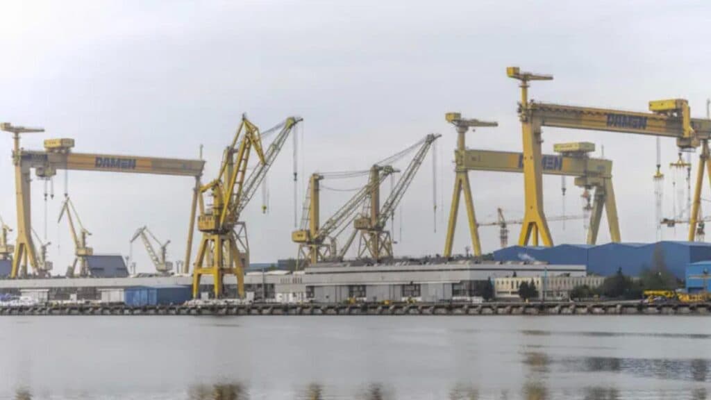 Muncitorii de la Damen Mangalia își exprimă nemulțumirile în fața Ministerului Economiei
