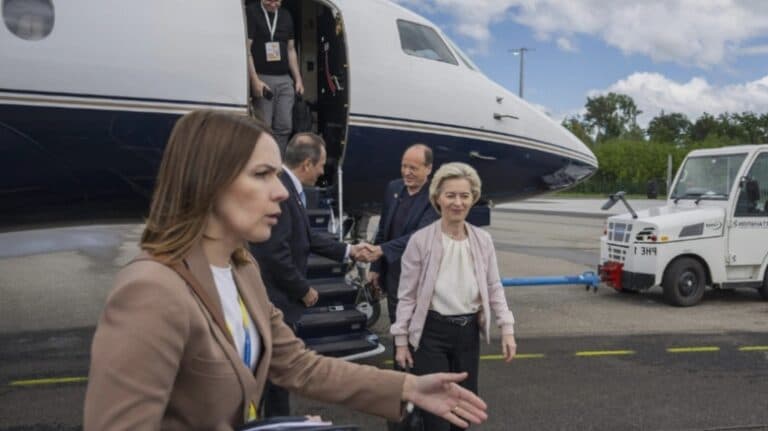 Ursula von der Leyen, nevoită să efectueze o aterizare de urgență în Bulgaria din cauza interferențelor rusești cu sistemul de navigație