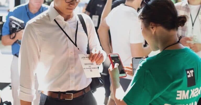 Intră în culisele evenimentului: Fii voluntar la TechCrunch Disrupt 2025, înainte să fie prea târziu