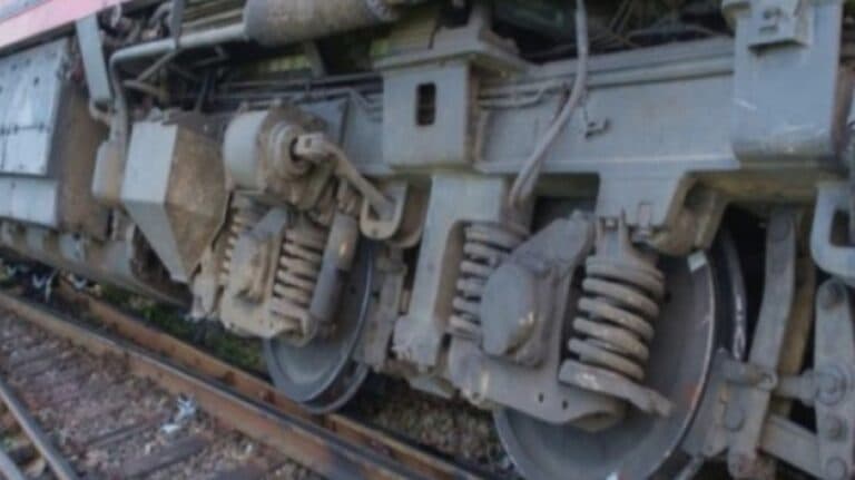 Incident feroviar la Drăgănești-Olt: un vagon deraiat creează haos pe șinele de tren