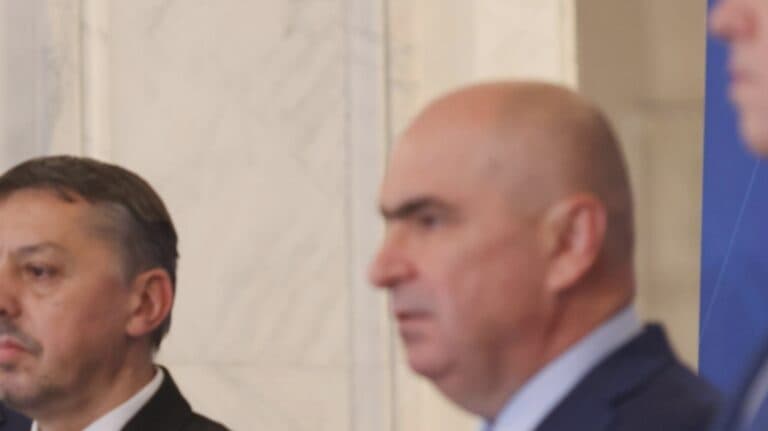 Bolojan și David, criticați de un economist de renume: Austeritatea în educație riscă să aducă daune iremediabile – “O formă de ignoranță extremă!”