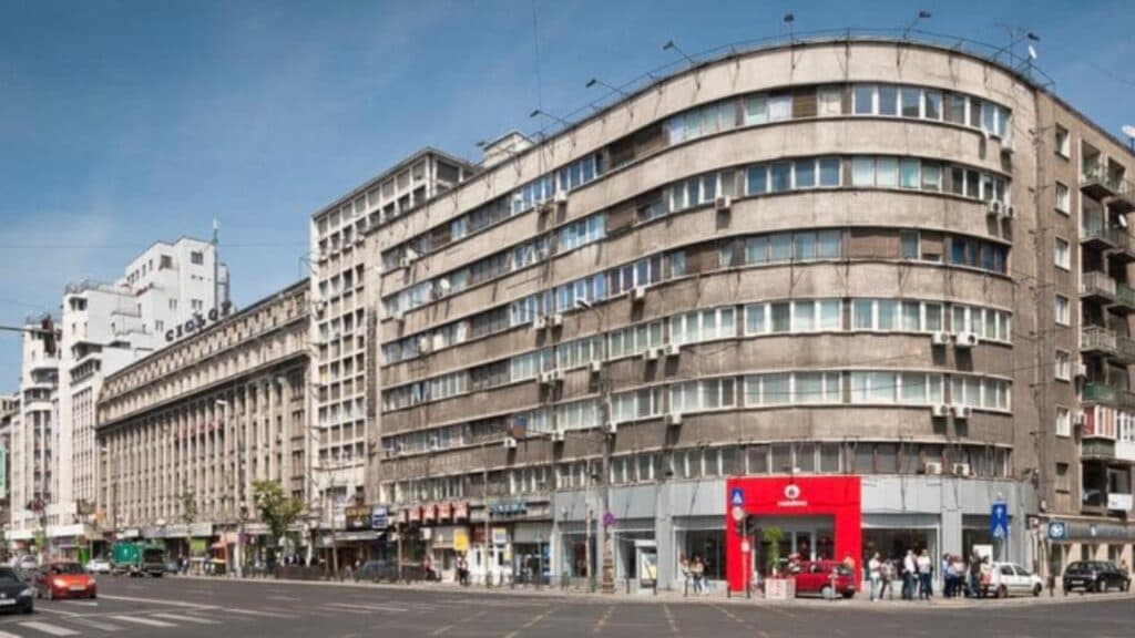 Cine se află în spatele achiziției enigmatice a renumitului bloc Scala din inima Bucureștiului?