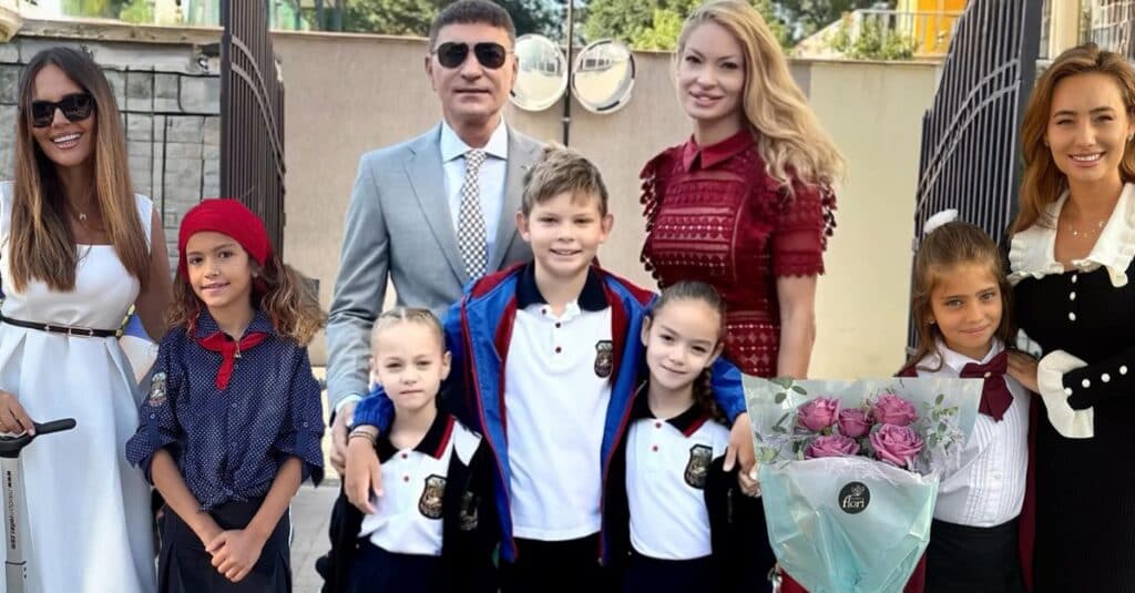 Clopoțelul a răsunat din nou! Emoții intense pentru părinții Cristi Borcea și Cristina Șișcanu. Georgiana Lobonț strălucește alături de micuții ei adorabili!
