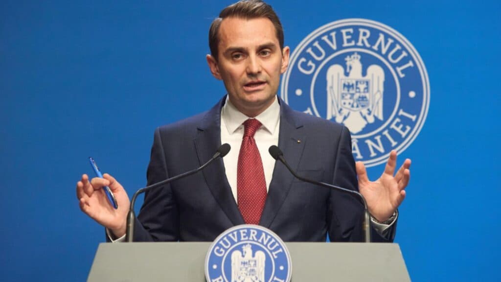 Bolojan și consilierul său, acuzați de risipă de milioane de euro pe spectacole muzicale