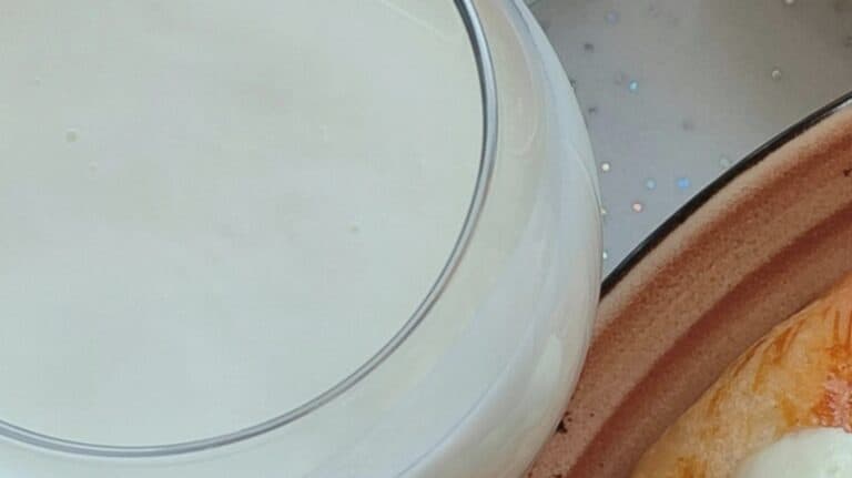 Descoperă rețeta perfectă pentru a savura ayran acasă: băutura răcoritoare și plină de beneficii pentru sănătate
