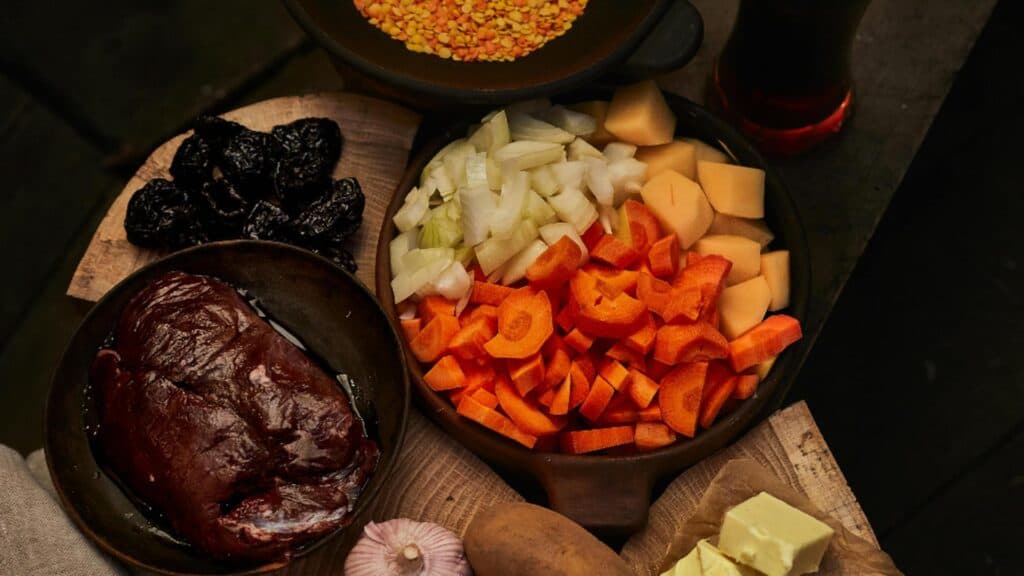 Ghidul tău pentru a crea acasă vegeta naturală, fără aditivi sau conservanți, perfectă pentru a intensifica aromele ciorbelor și altor delicii culinare