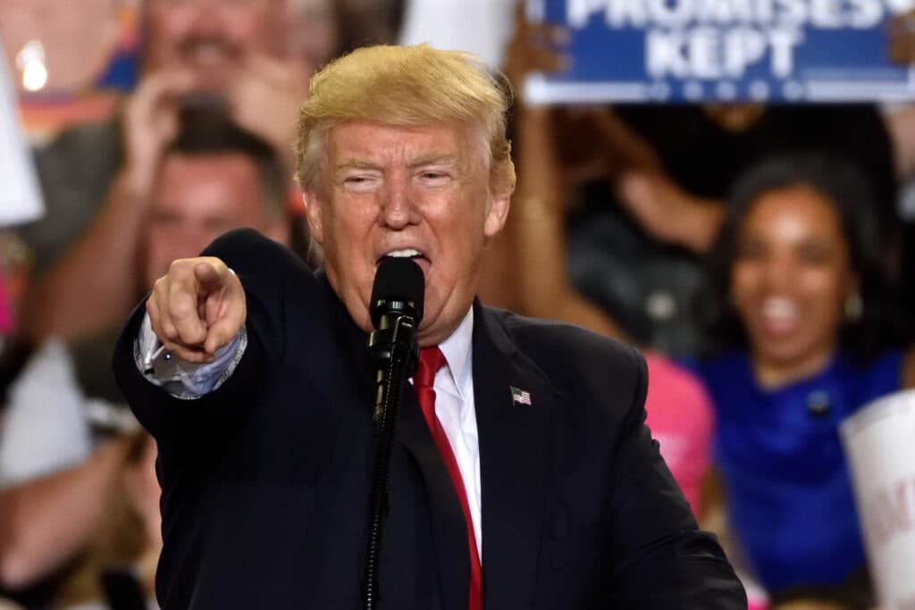 Donald Trump își pierde cumpătul în urma veștilor negative: „Ascultă! Taci! Ești un nimeni.”