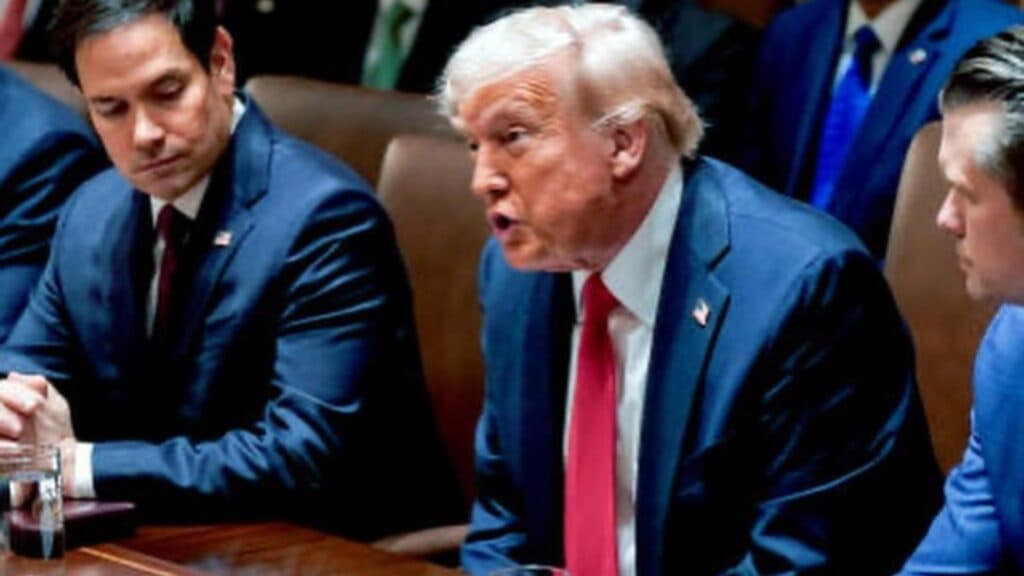 Donald Trump către conducerea militară a Statelor Unite: „Ne confruntăm cu o invazie din interior.”