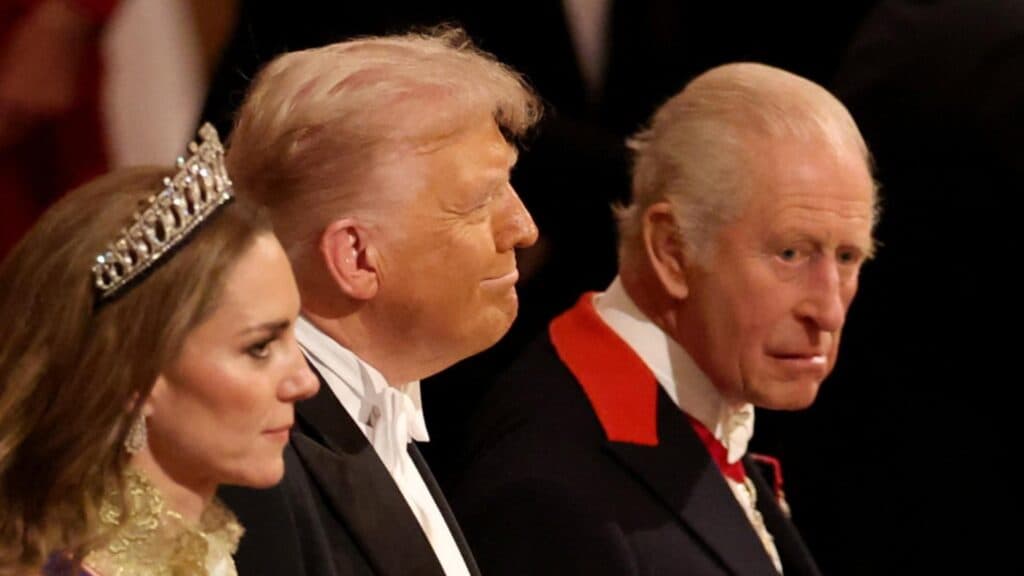Donald Trump, din nou pe prima pagină: gafe protocolare și răspunsuri necontrolate în timpul vizitei în Marea Britanie