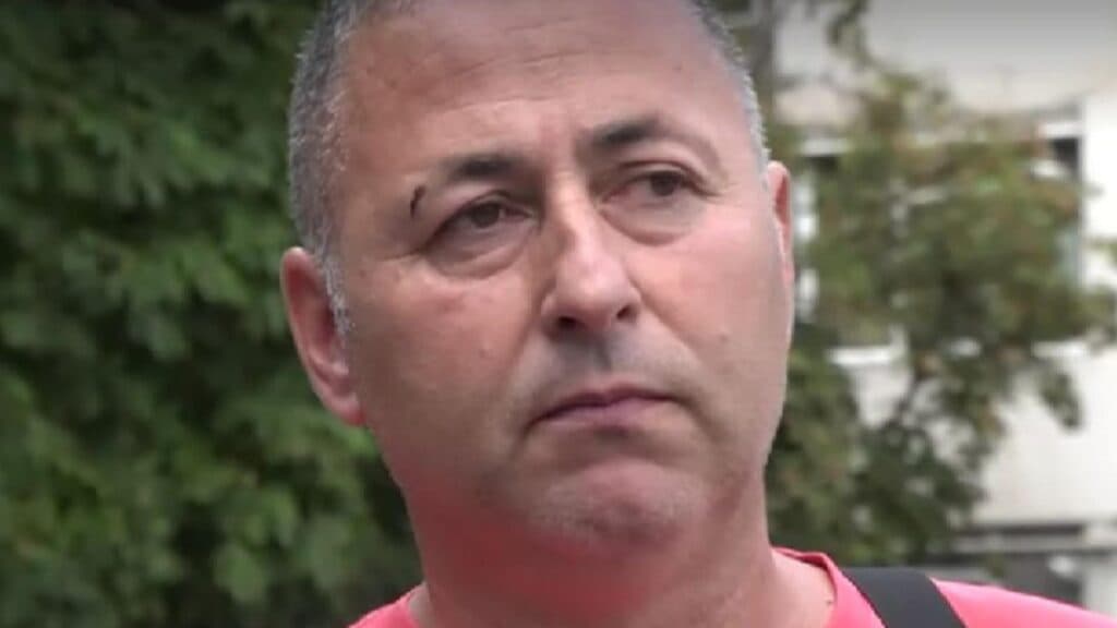 Elevul care a atacat un profesor de educație fizică își reclamă acum durerile la încheieturi. Ce răspuns a avut educatorul?
