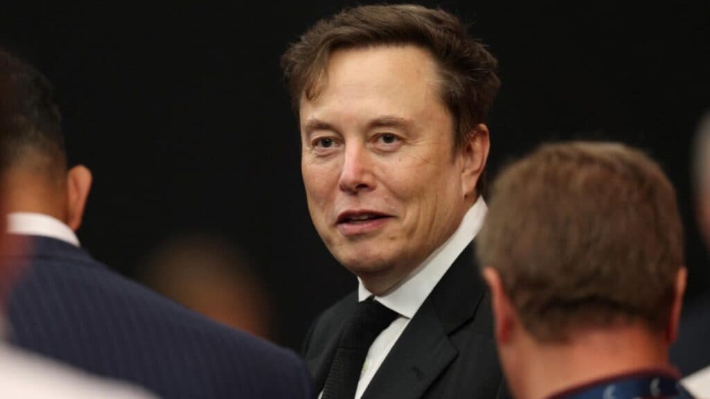 Elon Musk preconizează dispariția locurilor de muncă umane: „Inteligența artificială și roboții vor prelua toate activitățile.”
