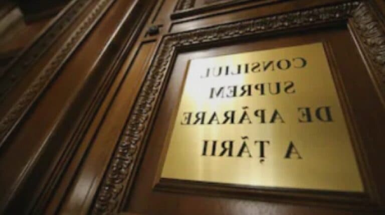 Facturile excesive la energie aduse în discuție de CSAT: Românii suportă un TVA de 21% pe electricitate, în timp ce ajutorul de la stat se limitează la doar 50 de lei