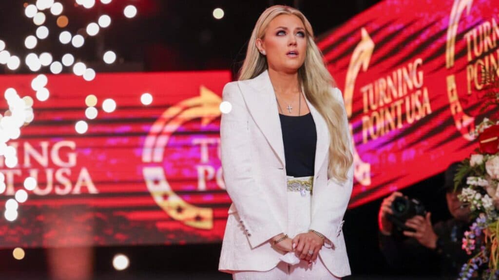 Erika Kirk, soția lui Charlie Kirk, subiect de controversă: De ce ar fi fost interzisă în România și ce conexiuni are cu această țară