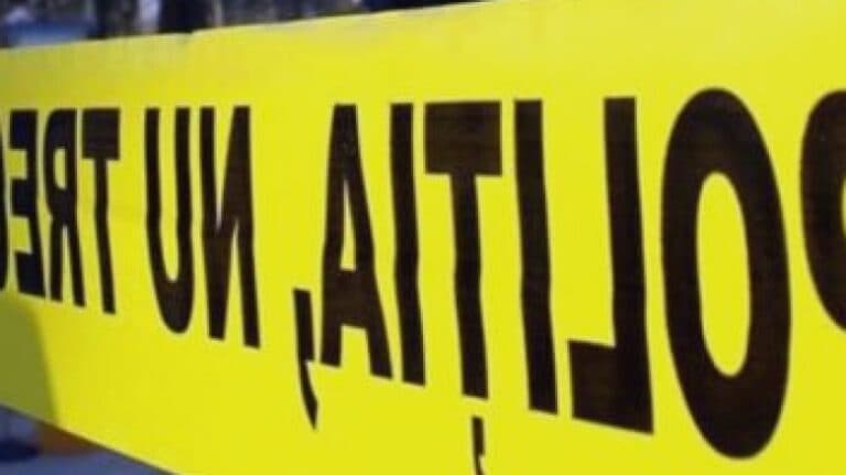 Bătrână de 67 de ani reținută pentru crimă, după ce ar fi înjunghiat un bărbat într-o clădire abandonată din Capitală