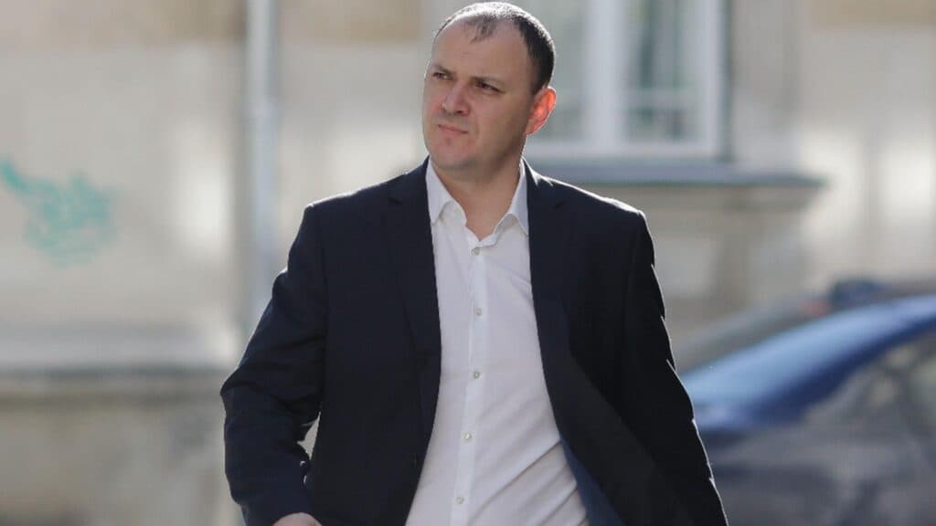 Sebastian Ghiță evadează din nou: fostul deputat achită acuzațiile privind comisioanele de aproape 6 milioane de euro, mascate sub contracte false