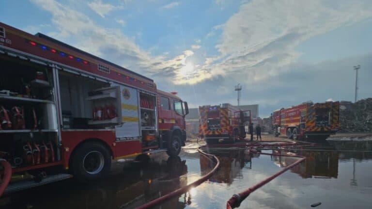 Garda de Mediu evaluează explozia de la Sebeș: Calitatea aerului rămâne neafectată, dar fabrica riscă o amendă de 100.000 de lei