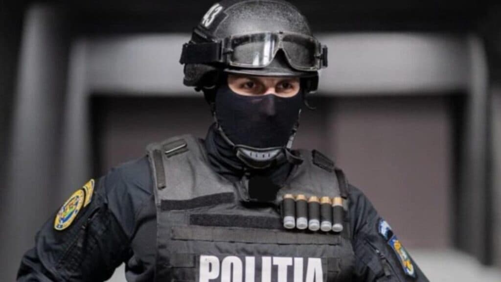 Rețea de hoți de acumulatori de trotinete electrice, demascată în urma mai multor raiduri polițienești