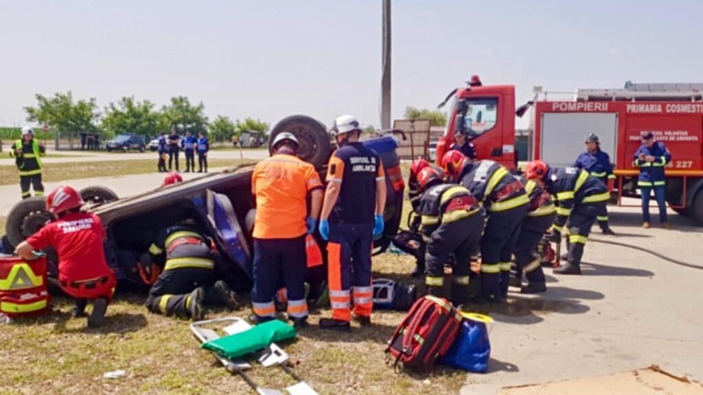 Accident grav pe un drum din Argeș: 8 persoane rănite, una dintre victime fiind în stare critică