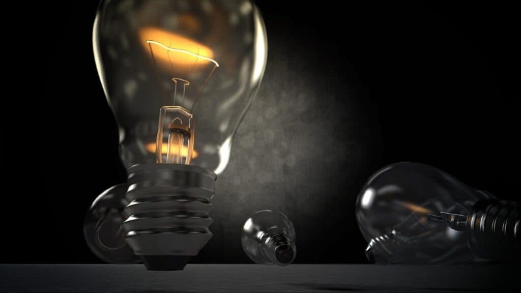 Creștere alarmantă a importurilor de energie electrică: producția internă scade, iar costurile explodează