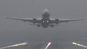 Aeroportul din Cluj în alertă: un avion cu sute de călători, blocat în aer din cauza unui controlor de trafic adormit