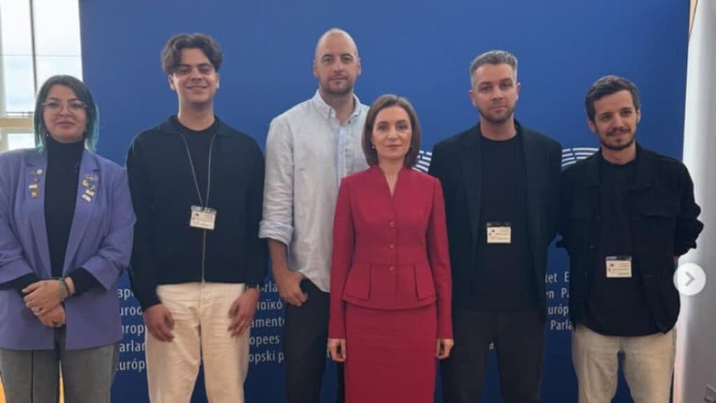 Influencerii români revin în prim-planul politicii: Maia Sandu, susținută alături de Nicușor Dan