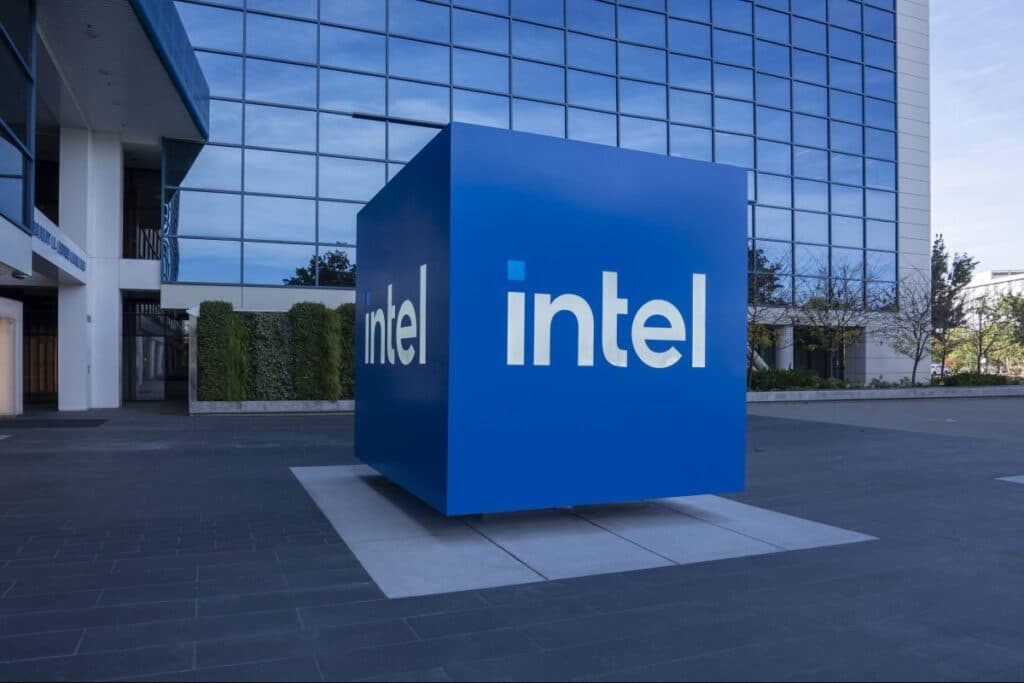 Directorul executiv al produselor Intel își încheie mandatul în cadrul unor schimbări majore la vârful companiei