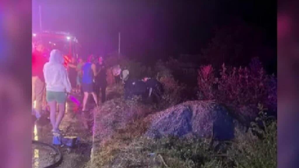 Incendiu cu peripeții: un bărbat în stare de ebrietate a perturbat intervenția salvatorilor