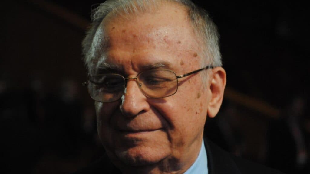 Ion Iliescu, omagiat la 40 de zile de la trecerea în neființă, în cimitirul Ghencea Militar