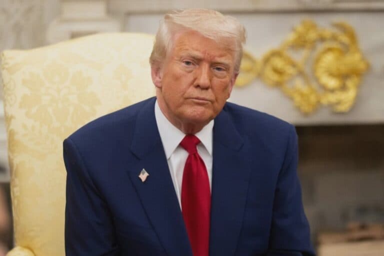 Medicii avansează o teorie surprinzătoare: afecțiunea lui Donald Trump ar putea necesita amputare. Ce riscuri se ascund pentru președintele american?