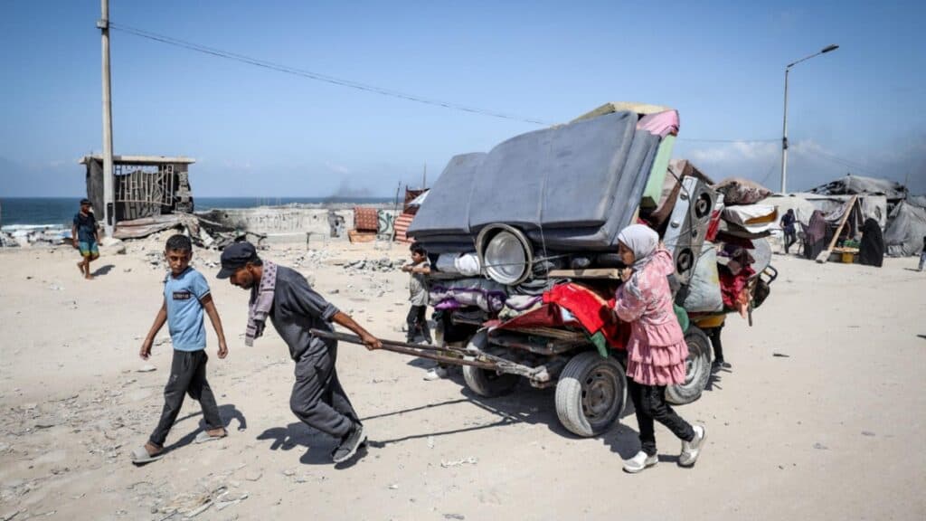 Israelul lansează o ofensivă de amploare, iar locuitorii din Gaza sunt avertizați să se evacueze fără întârziere