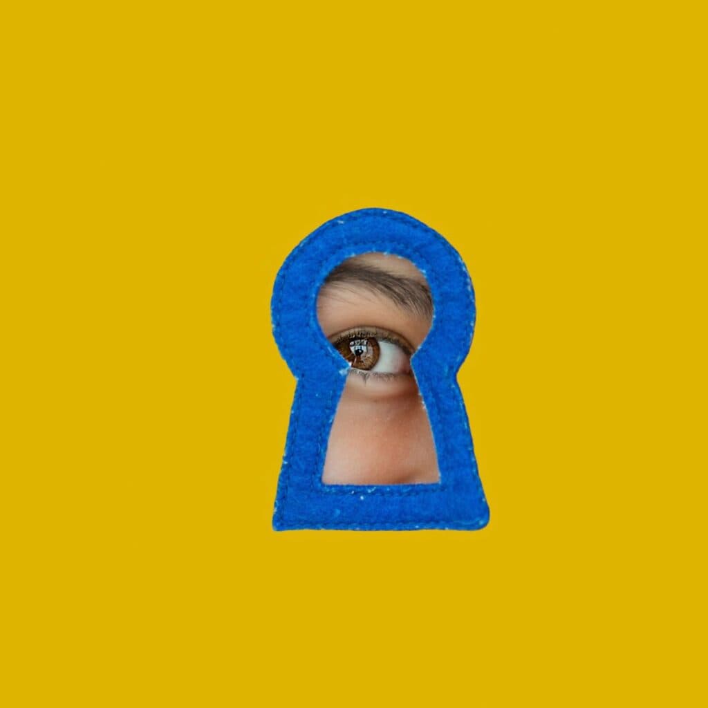 Tinerii din Marea Britanie își hack-uiesc școlile pentru provocări și faima dorită