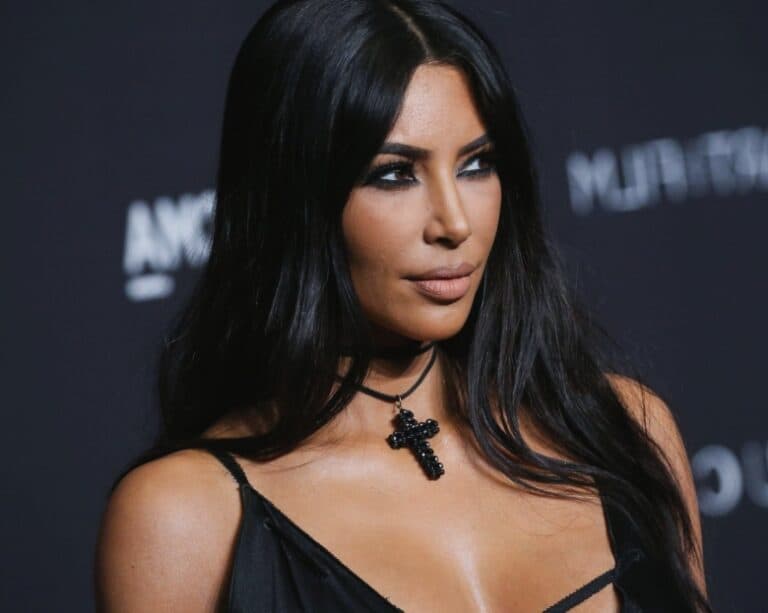 Kim Kardashian provoacă controverse în rândul părinților! Motivele pentru care vedeta contestă ideea de „teme pentru acasă”