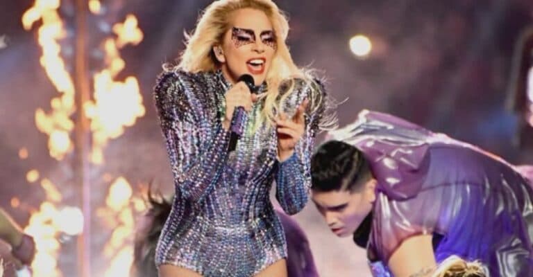 Lady Gaga a suspendat concertul din Miami cu câteva momente înainte de a începe: „Sper să-mi înțelegeți decizia”. Ce se petrece cu artista?