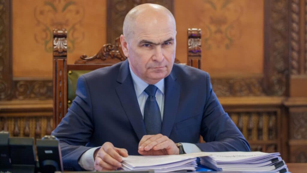 Liderii Coaliției se confruntă cu o întâlnire esențială, având demisia lui Bolojan ca subiect central. Divergențele dintre partide persistă în ceea ce privește reorganizarea administrativă și alegerile din Capitală