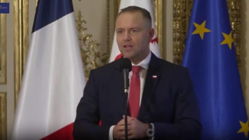 Polonia îndeamnă țările NATO să se pregătească pentru confruntarea militară