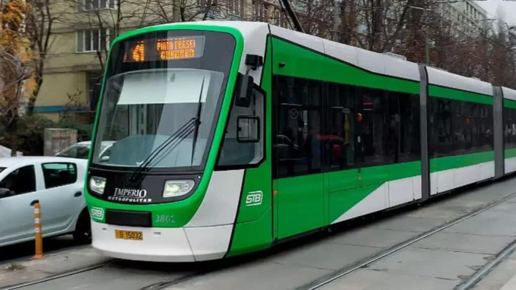 Tramvaiele și autobuzele circulă până la miezul nopții joi, datorită concertului Scorpions, iar liniile 41, 93, 205, 331 și 335 au program extins