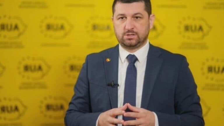 Lulea (AUR): „Fondurile pentru educație lipsesc, dar se găsesc resurse pentru cei privilegiați.”