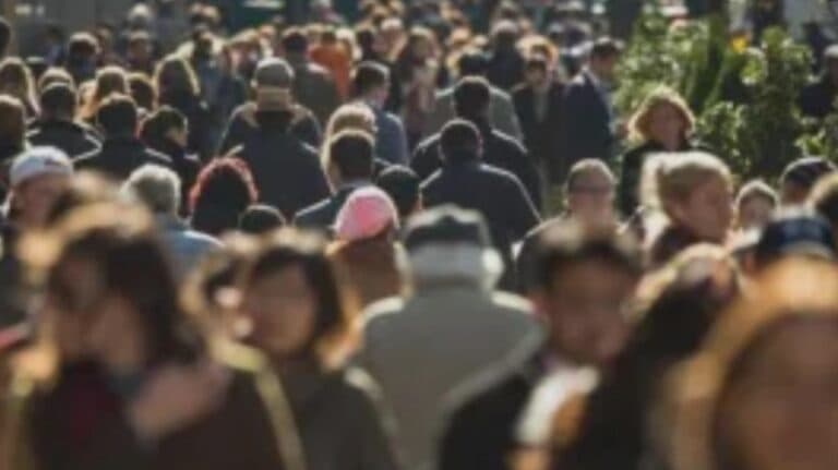Românii și percepția asupra Uniunii Europene: mai puțin de 50% o văd pozitiv, dar majoritatea apreciază beneficiile apartenenței