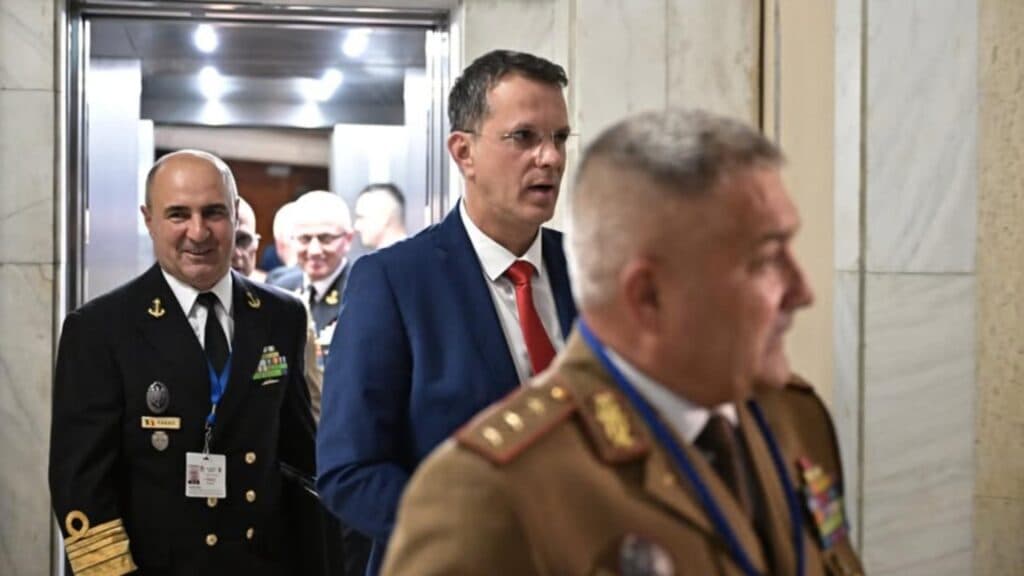 Ministrul Apărării ripostează la ironia Rusiei legată de drona din aerul românesc: „Era rusească, ce credeau? O fotografie cu eticheta?”
