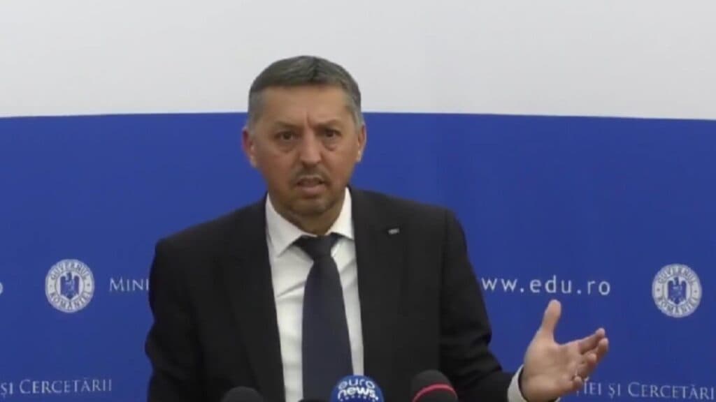 Ministrul Educației ignoră vocile cadrelor didactice: „Școala aparține copiilor, așa că îi așteptăm luni, alături de părinți.”