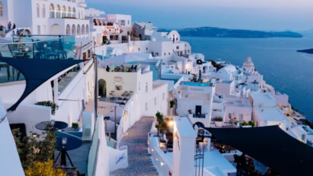 Secretele cutremurelor din Santorini dezvăluite: cercetătorii confirmă conexiunea cu vulcanul