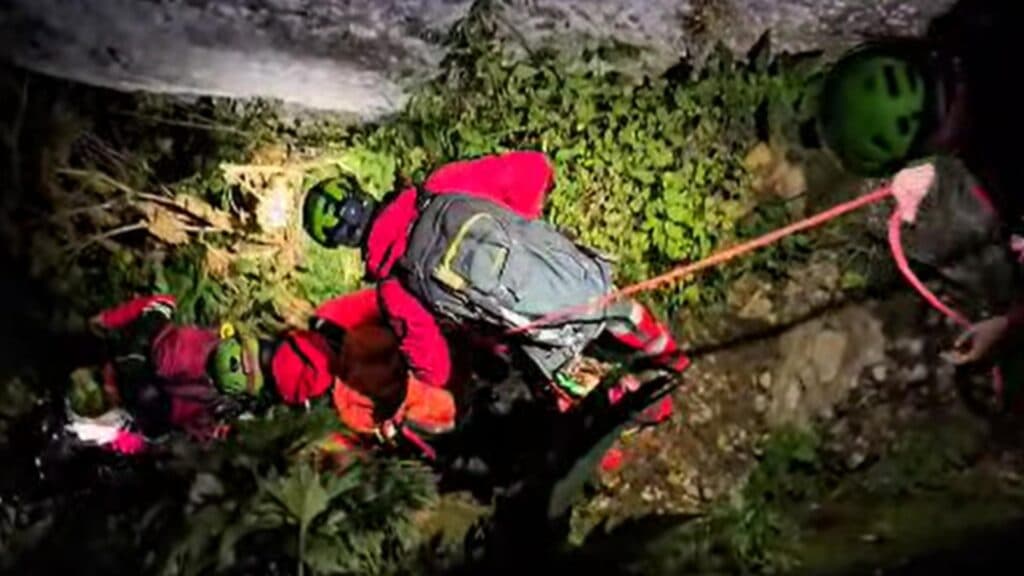 Aventură în Munții Bucegi: Un turist francez salvat după o luptă de peste 6 ore cu natura